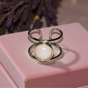 Elegant Gold Ring/Rose Quartz Stone
